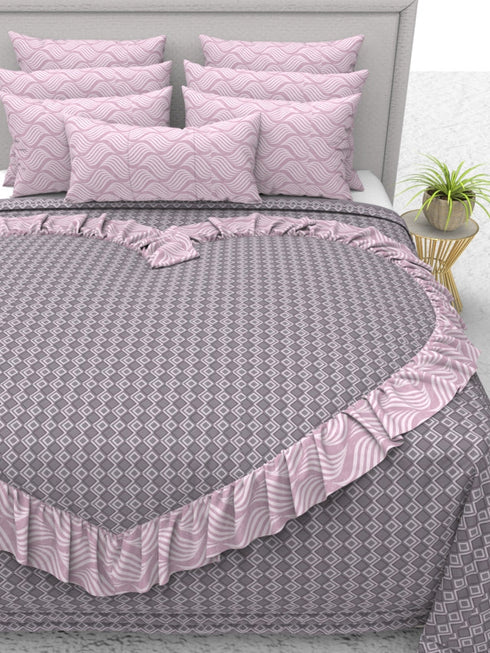 The White Moss Valentine Heart Winter comforter with 2 pillow covers